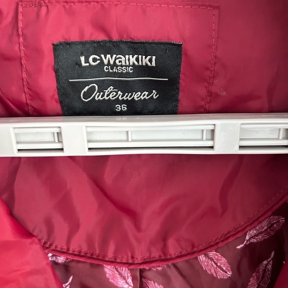 LC Waikiki Outerwear Women’s Rain Jacket Full Zip W Hood Wine Color
Size L - Picture 11 of 14